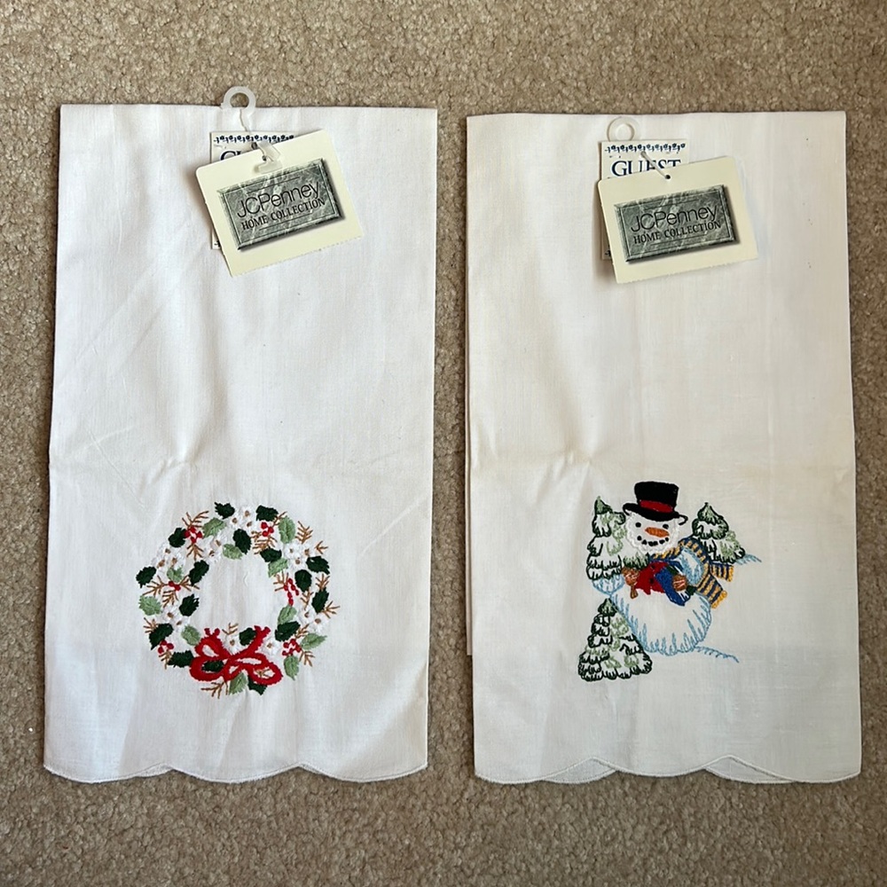 NWT Christmas Guest Hand Towel Set
